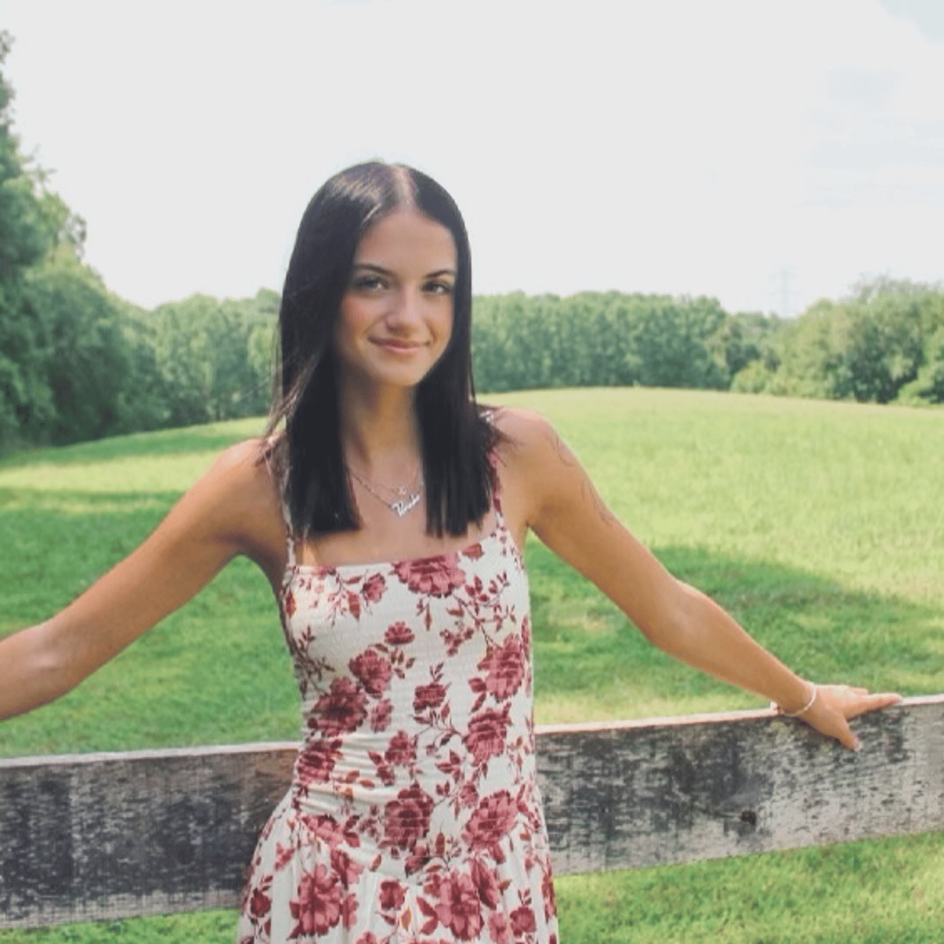 Portrait of Brooke, a professional stylist at MixxHouse Salon, showcasing their expertise and style.