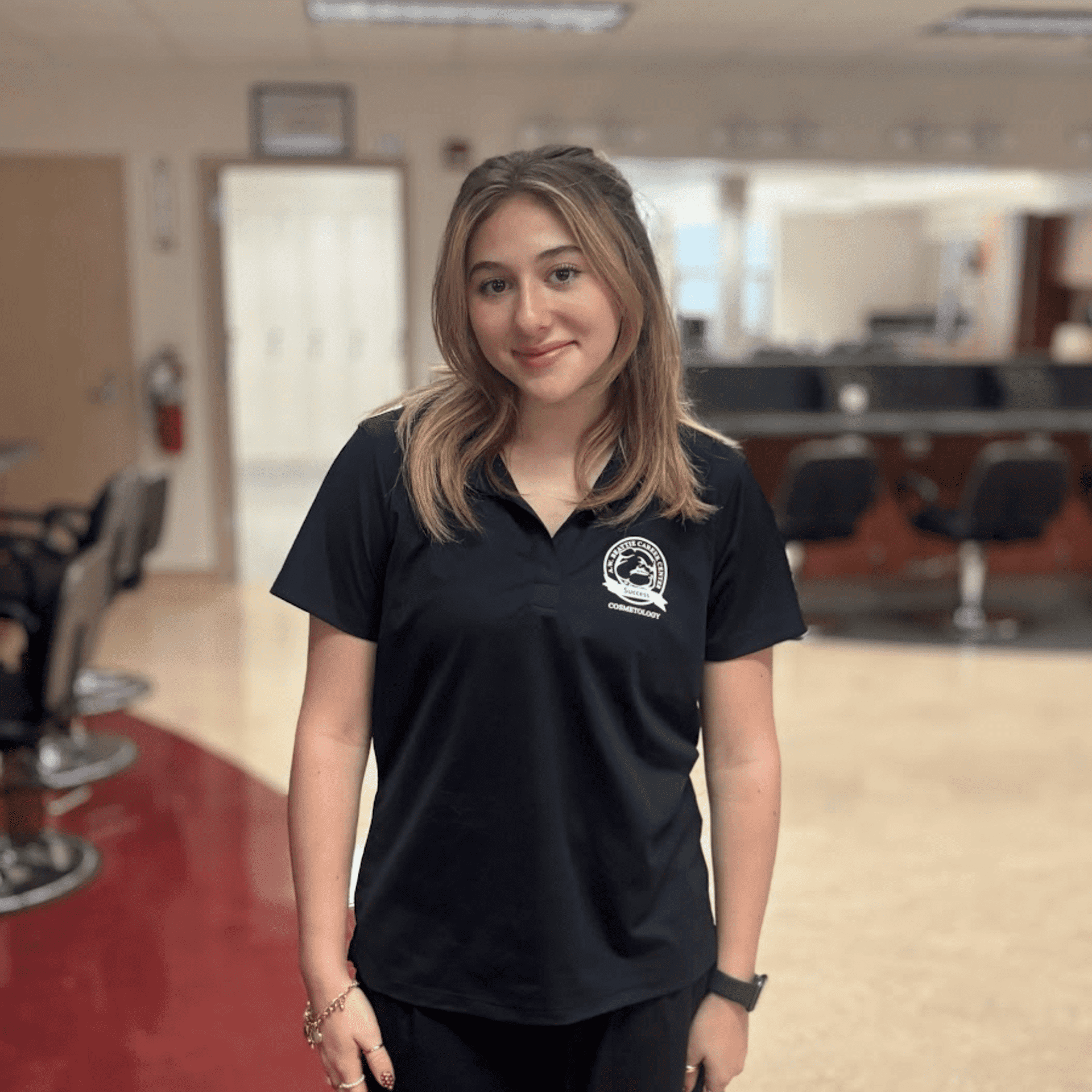 Portrait of Gianna, a professional stylist at MixxHouse Salon, showcasing their expertise and style.